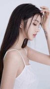 卿月凤翎《医妃撩人：重生嫡女不好惹火